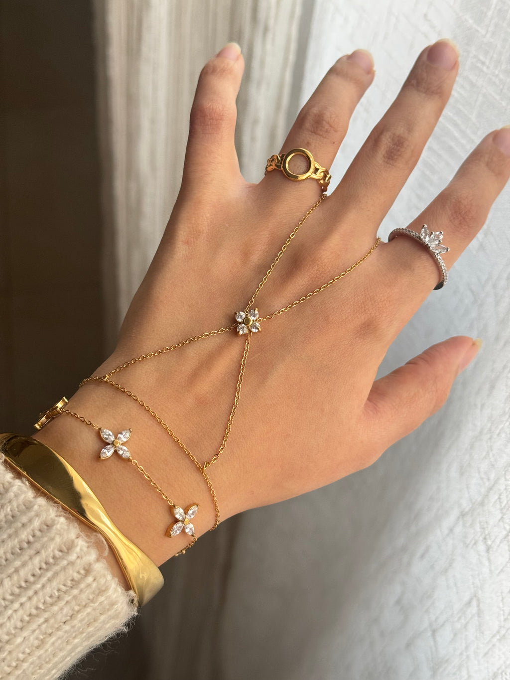 Gourmette fleur perlée -En acier inoxydable -