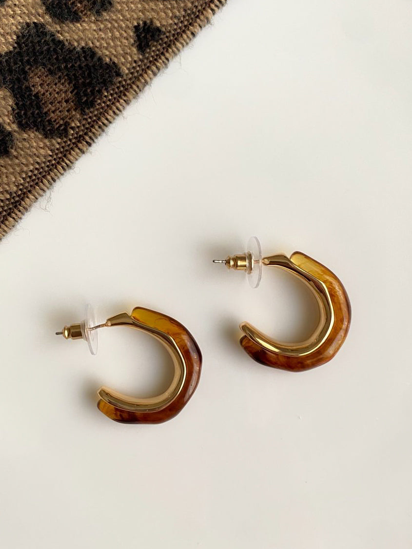 Boucles d’oreilles vintage  4– Résine marron & plaqué or