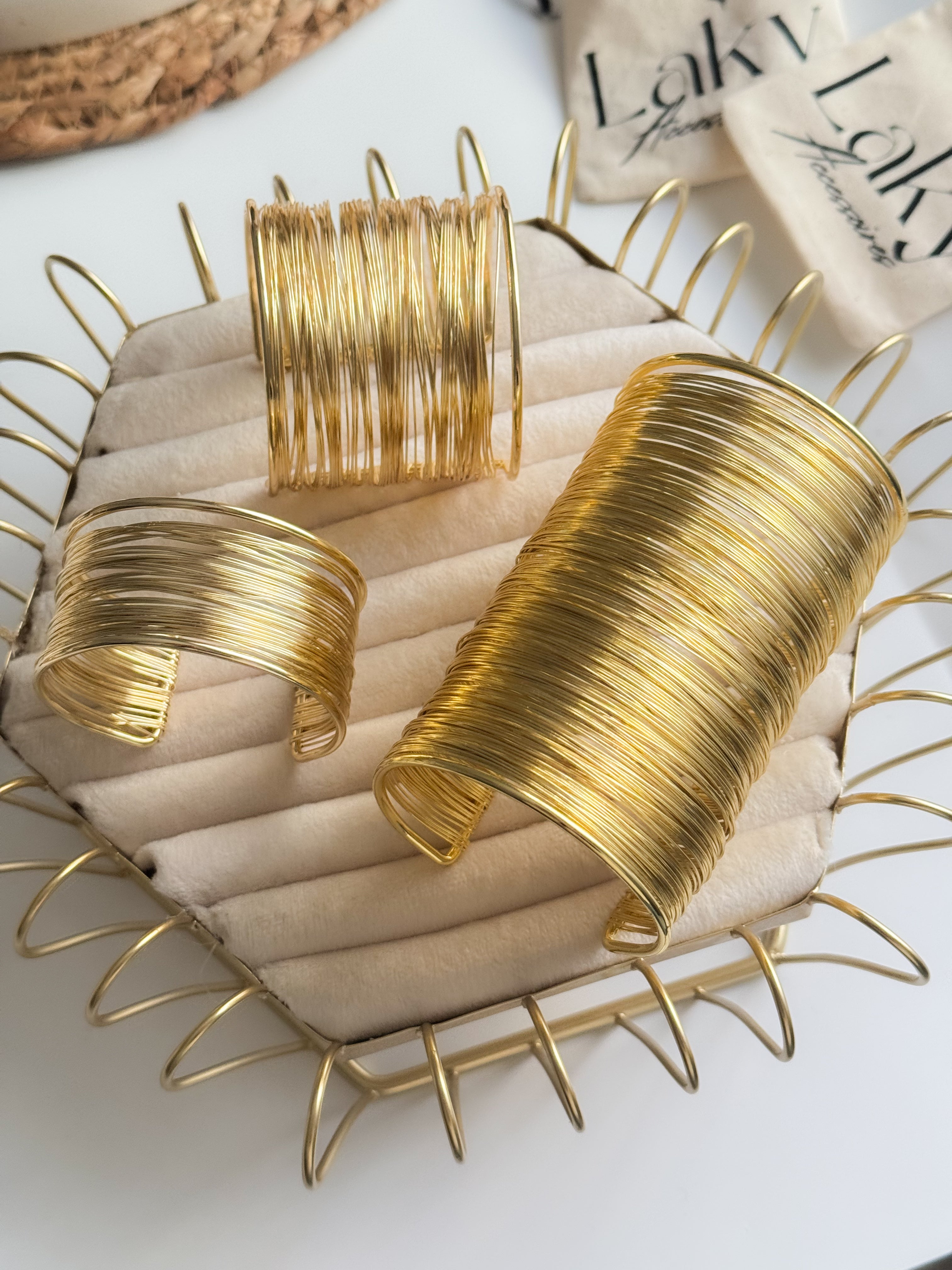 Manchette Tendance – L’Accessoire Best-Seller de la Saison