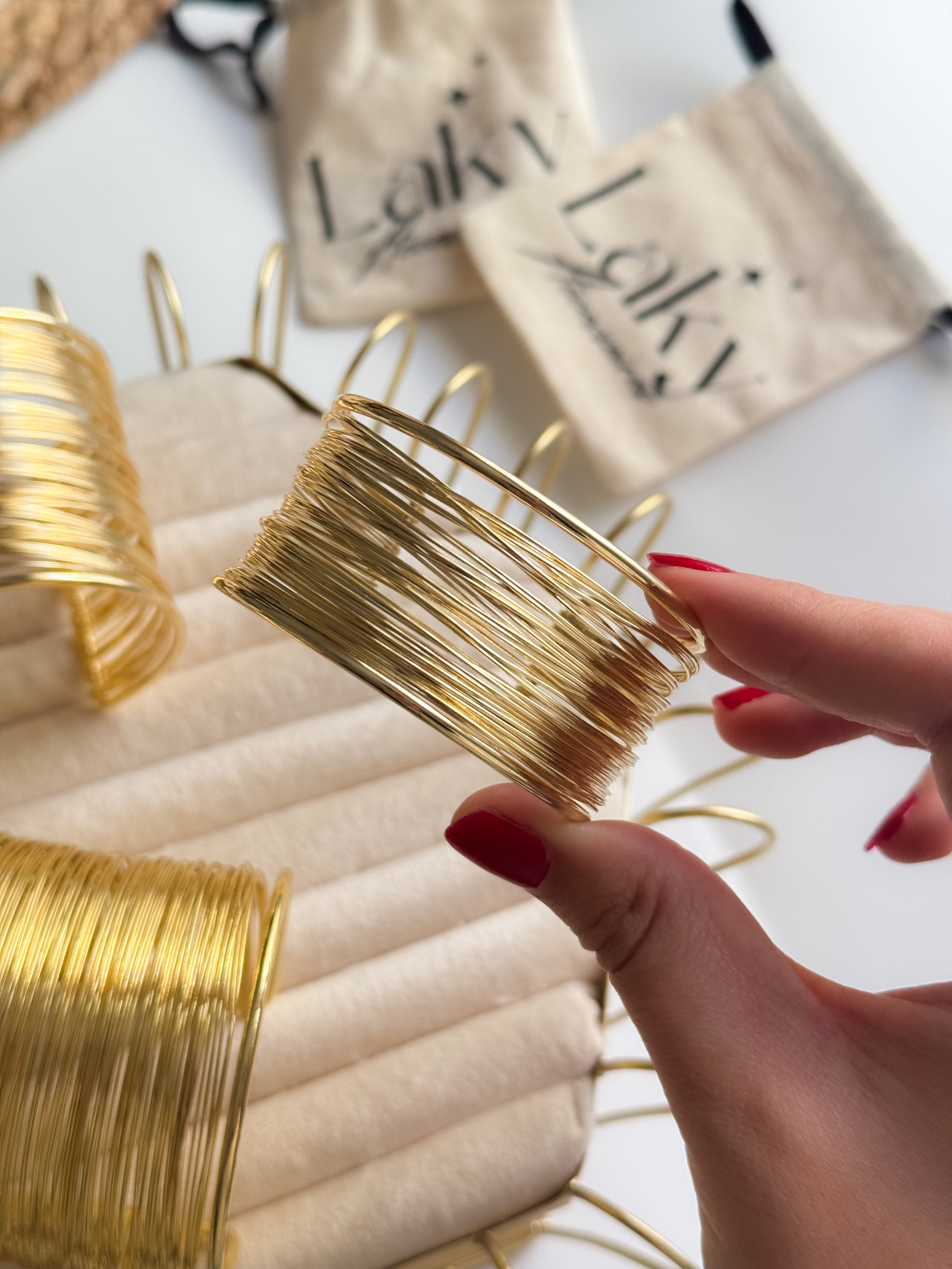 Manchette Tendance – L’Accessoire Best-Seller de la Saison