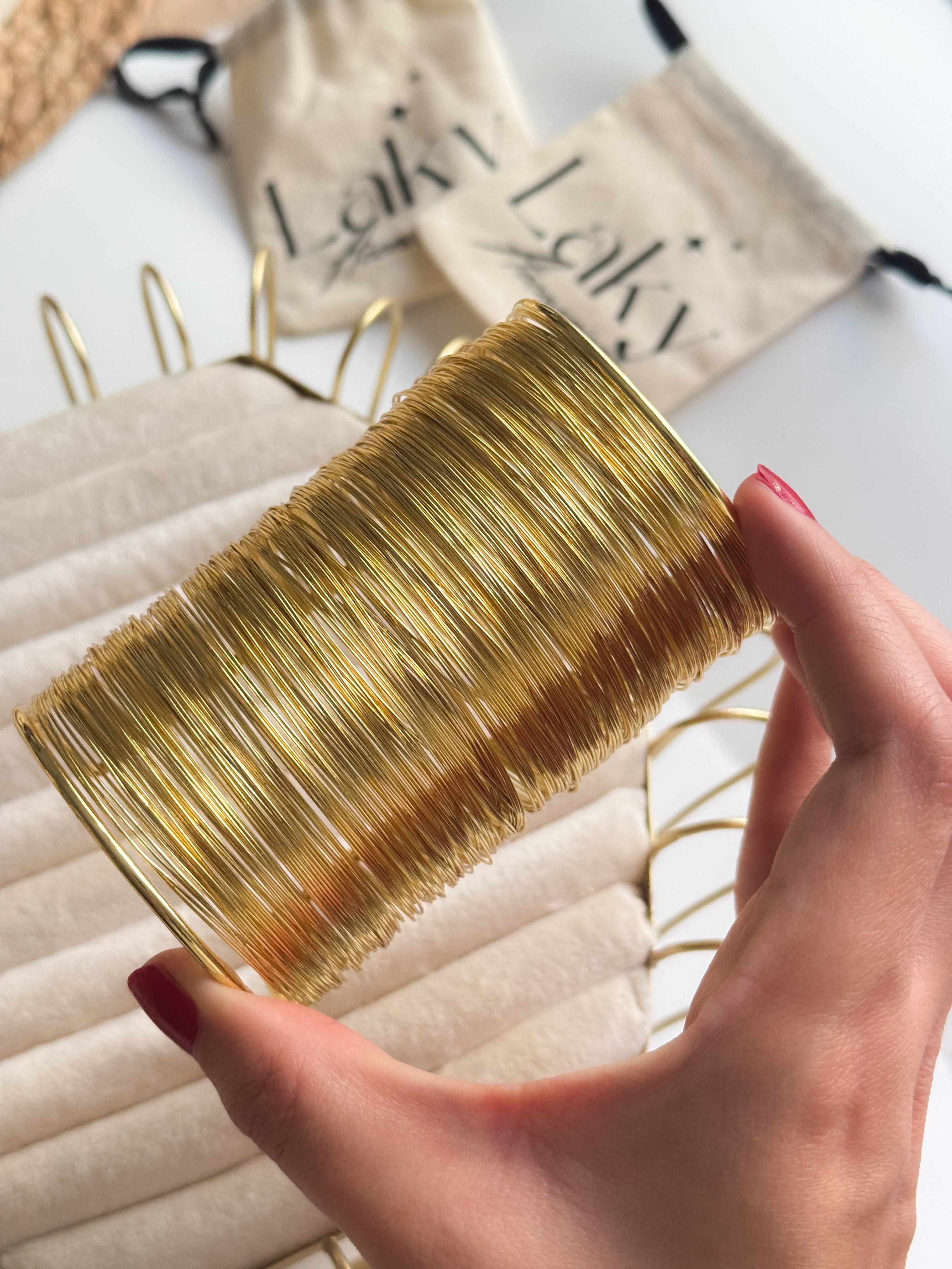 Manchette Tendance – L’Accessoire Best-Seller de la Saison