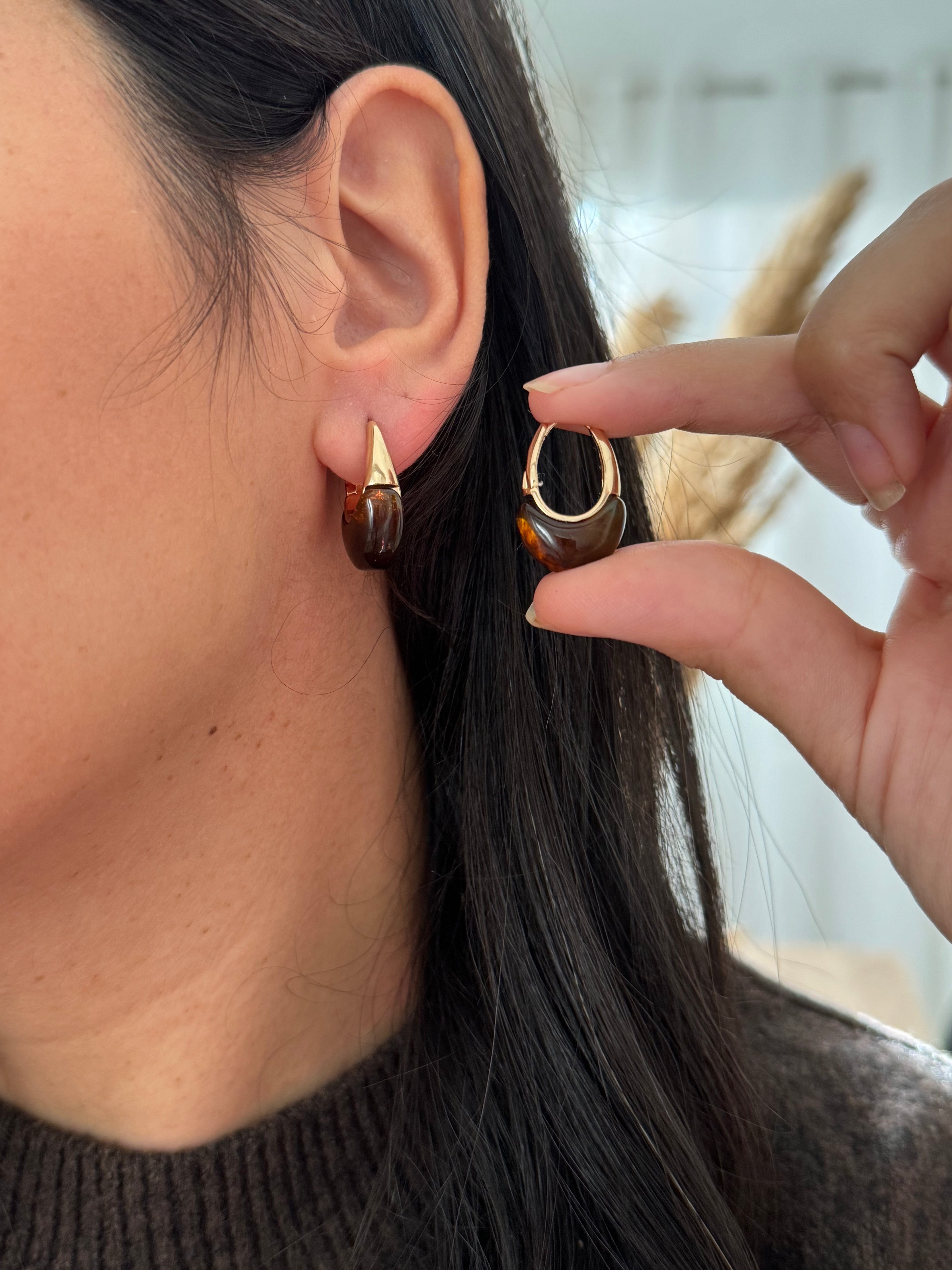 Boucles d’oreilles vintage – Résine marron & plaqué or